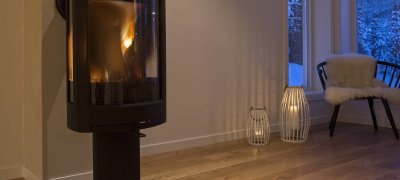 Jøtul F 373 Advance with soot on the fireplace glass